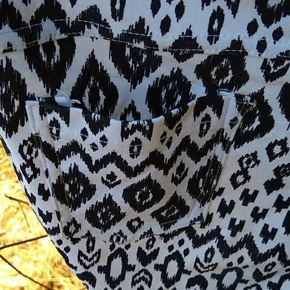 Steve Madden pattern Leggings size medium - Picture 6 of 6